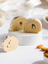 Almond-Core Cashew Roll