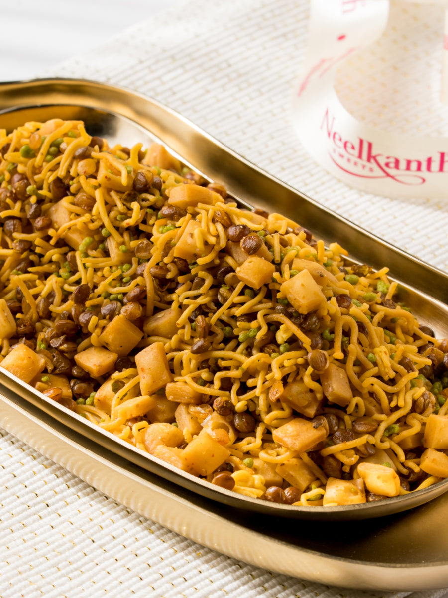 Dal Biji Dalmoth (Desi Tadka)