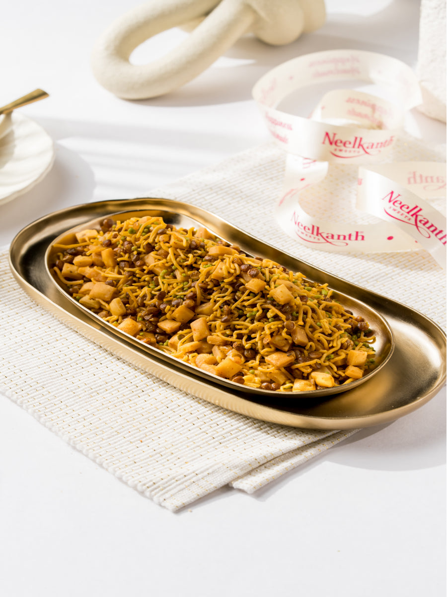 Dal Biji Dalmoth (Desi Tadka)