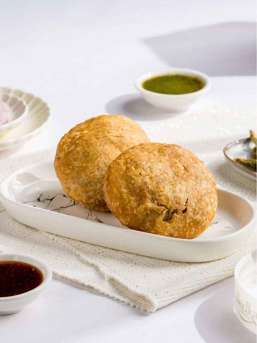 Kachori (Crispy Sweet-Sour Chutney Pair)