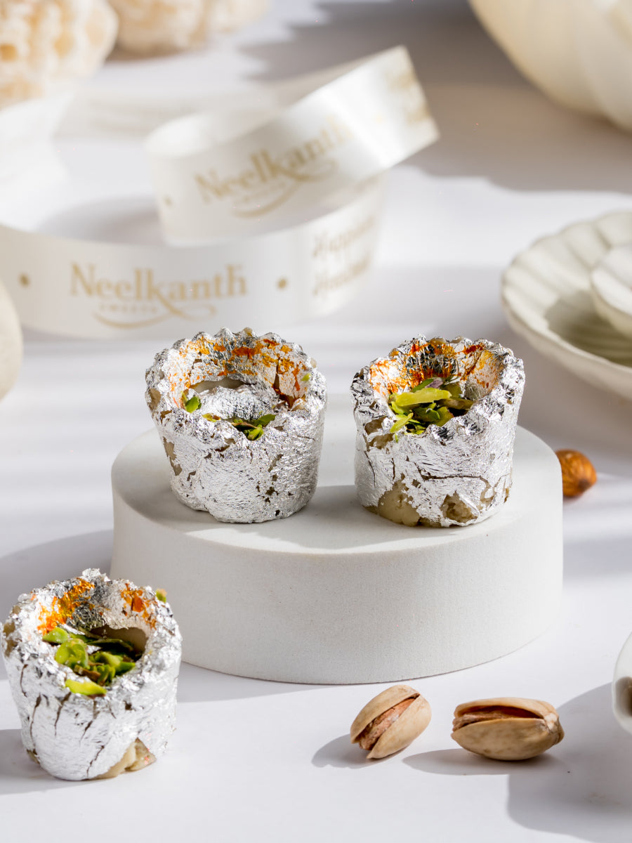 Pistachio-Filled Royal Cashew Nest