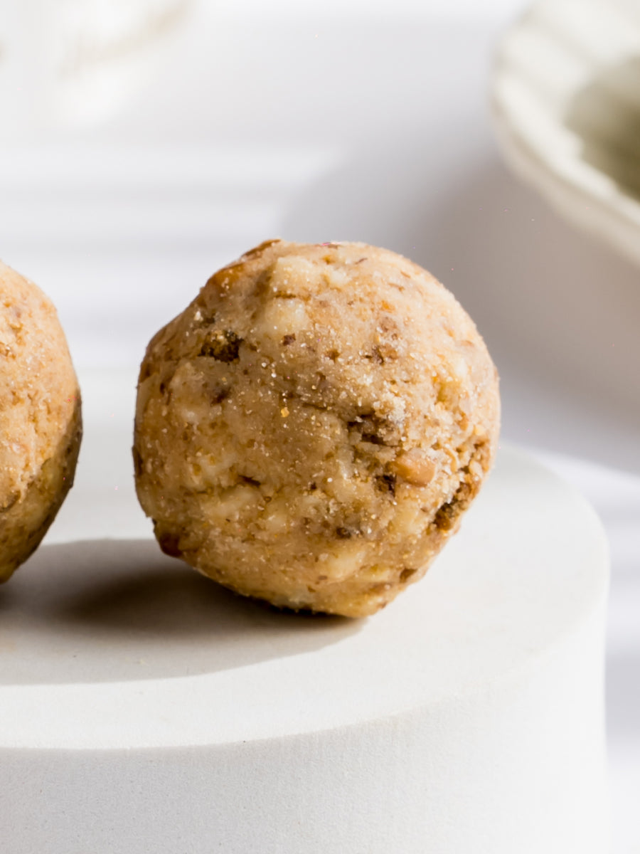 Ghee-Roasted Ragi Laddoo