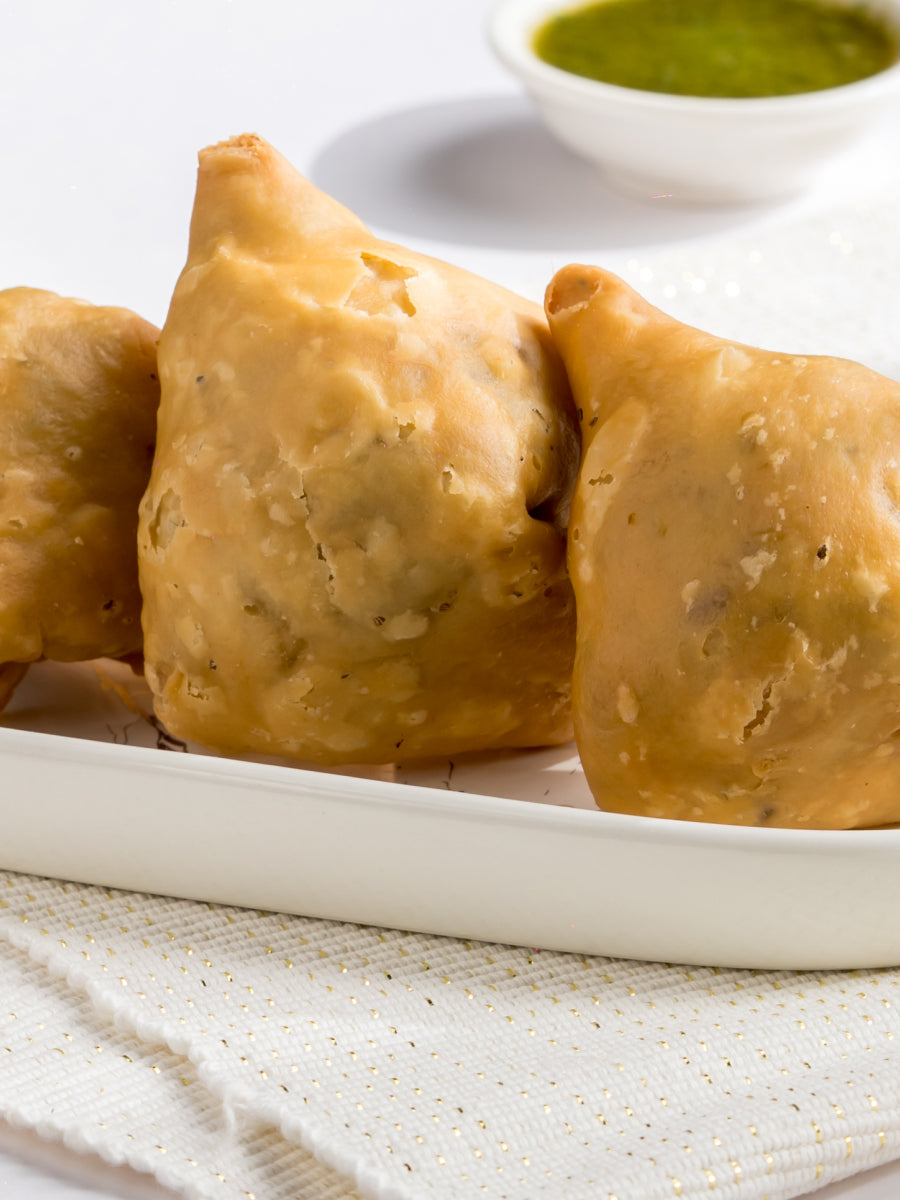 Samosa (Classic Spiced Potato & Peas)